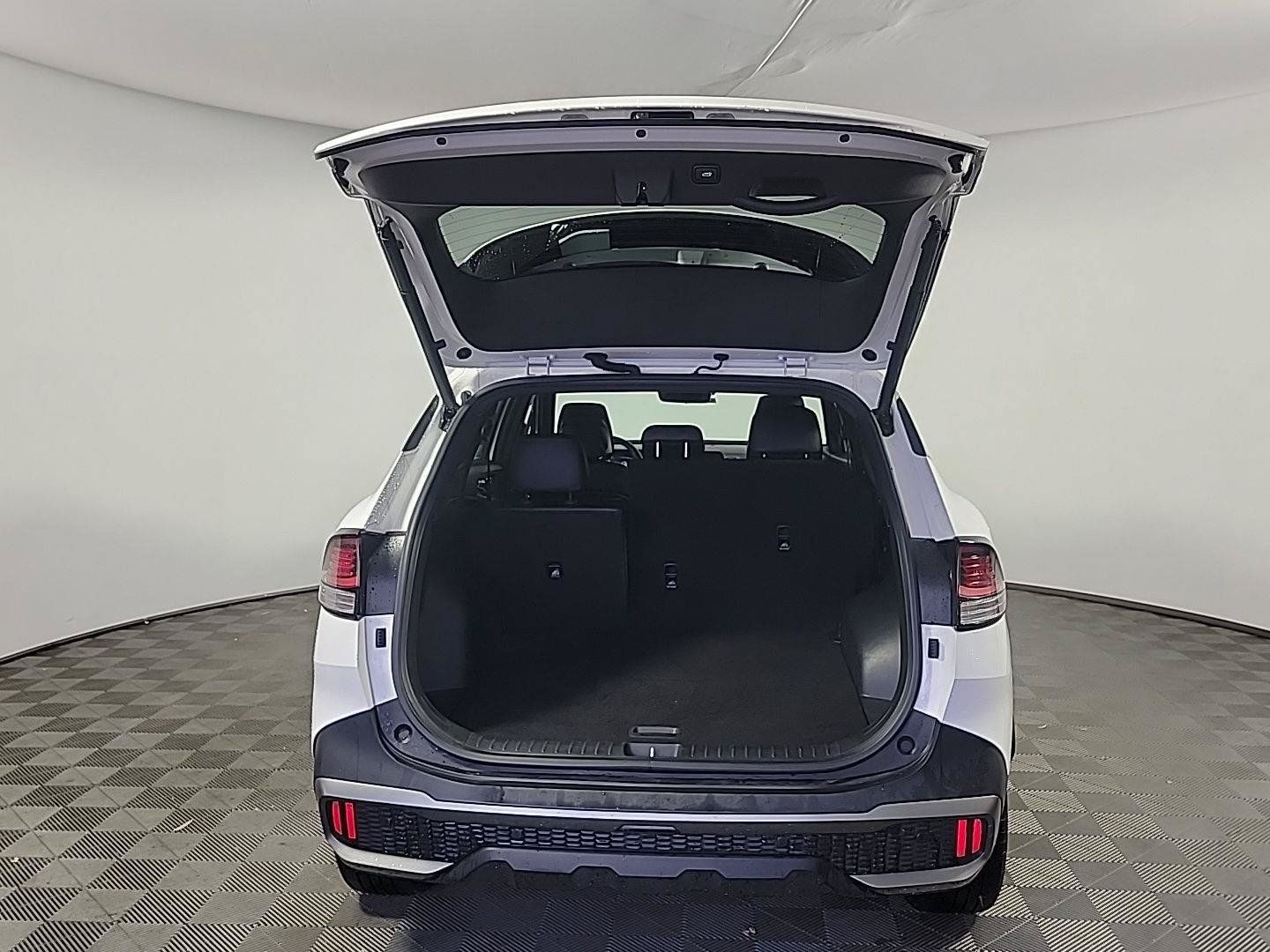Certified 2023 Kia Sportage X-Line w/ X-Line Premium Package AWD/4WD image 6