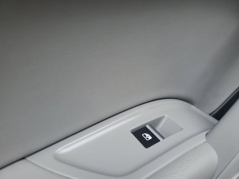 Used 2022 Audi Q5 2.0T Premium w/ Convenience Package image 17