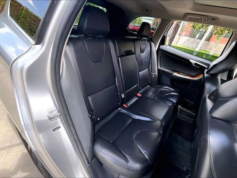 Used 2017 Volvo XC60 T5 Inscription w/ Preferred Option Package FWD image 37