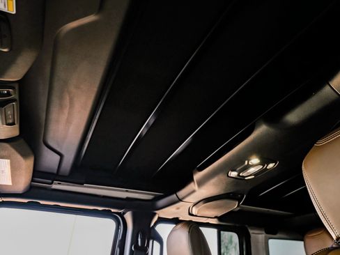 Used 2021 Jeep Wrangler Unlimited Rubicon image 47