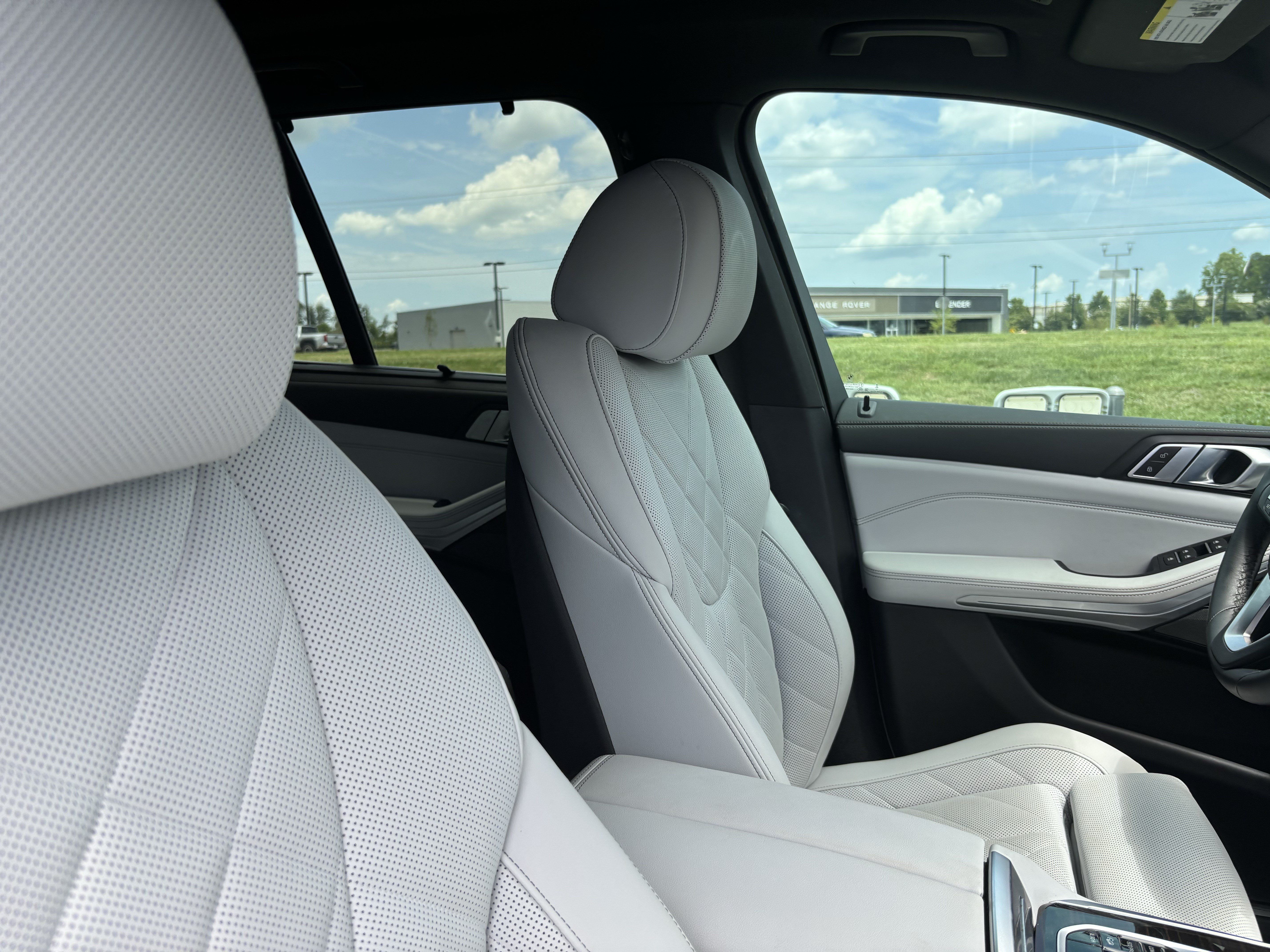 Certified 2024 BMW X5 xDrive40i w/ Premium Package AWD/4WD image 35