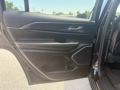 Used 2021 Jeep Grand Cherokee L Laredo AWD/4WD image 23