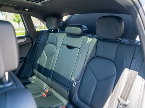 Certified 2026 Porsche Macan AWD/4WD image 24