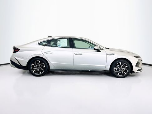 Used 2025 Hyundai Sonata SEL FWD image 10
