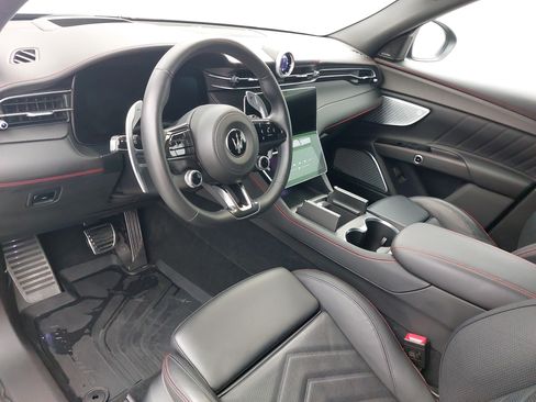 Used 2023 Maserati Grecale Trofeo AWD/4WD image 4