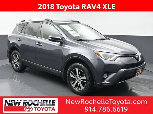 Used 2018 Toyota RAV4 XLE AWD/4WD image 1