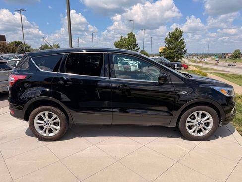 Used 2017 Ford Escape SE FWD image 10
