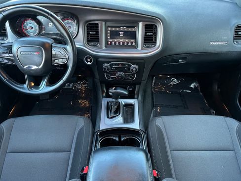 Used 2022 Dodge Charger SXT w/ Blacktop Package image 3