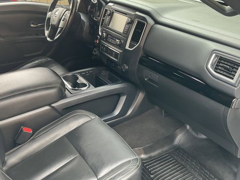 Used 2019 Nissan Titan SL w/ Midnight Edition image 27