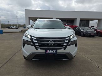 Used 2024 Nissan Rogue SL video 2