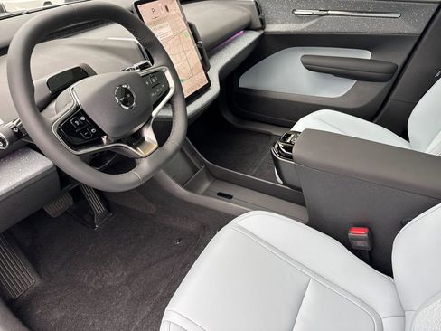 New 2025 Volvo EX30 Ultra w/ Climate Package image 9