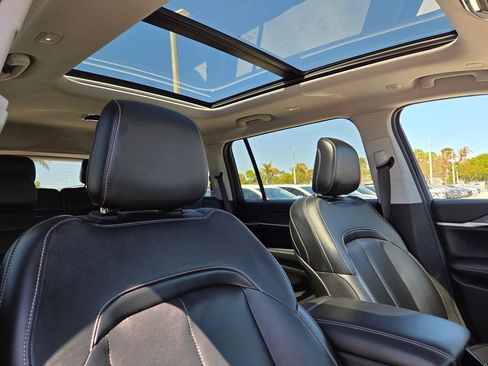 Used 2022 Jeep Grand Cherokee L Limited image 11