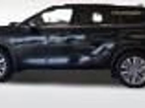 Used 2023 Toyota Highlander Platinum image 1