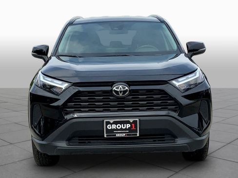 Used 2025 Toyota RAV4 XLE image 4