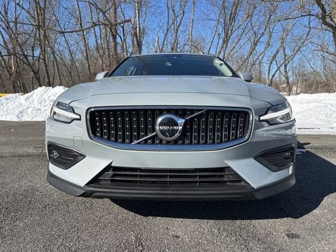 Certified 2025 Volvo V60 B5 Cross Country Plus image 2