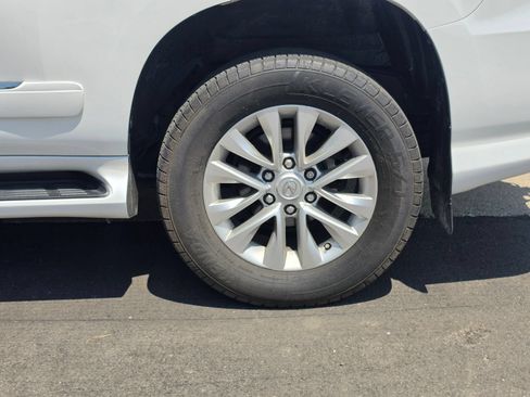 Used 2019 Lexus GX 460 Premium w/ Premium Package AWD/4WD image 4