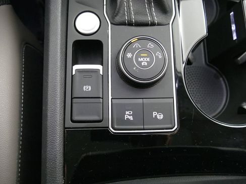 Used 2022 Volkswagen Atlas SEL Premium AWD/4WD image 21