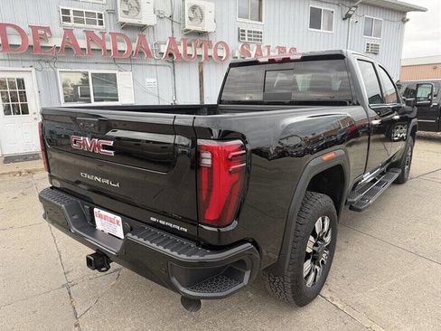 Used 2024 GMC Sierra 2500 Denali w/ Denali Reserve Package image 9