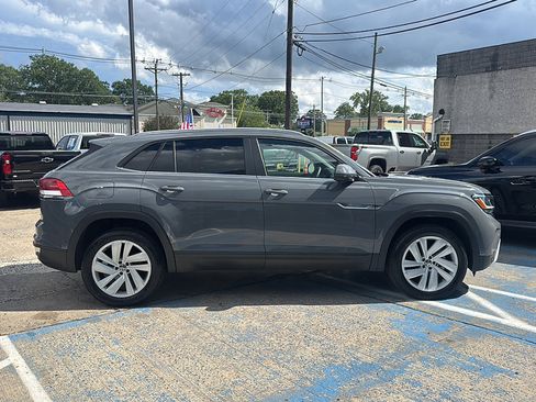 Used 2023 Volkswagen Atlas Cross Sport SE AWD/4WD image 9