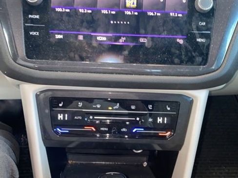 Used 2022 Volkswagen Tiguan SEL R-Line image 14