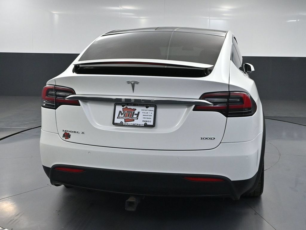 Used 2018 Tesla Model X 100D AWD/4WD image 4