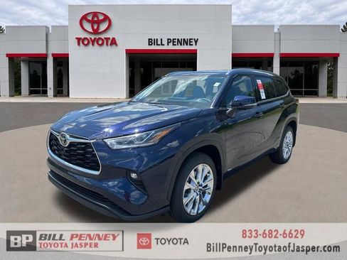 New 2026 Toyota Highlander Limited AWD/4WD image 1