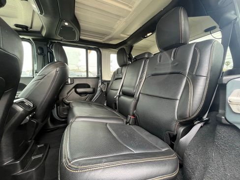 Used 2024 Jeep Wrangler Unlimited w/ LED Headlamp & Fog Lamp Group image 13