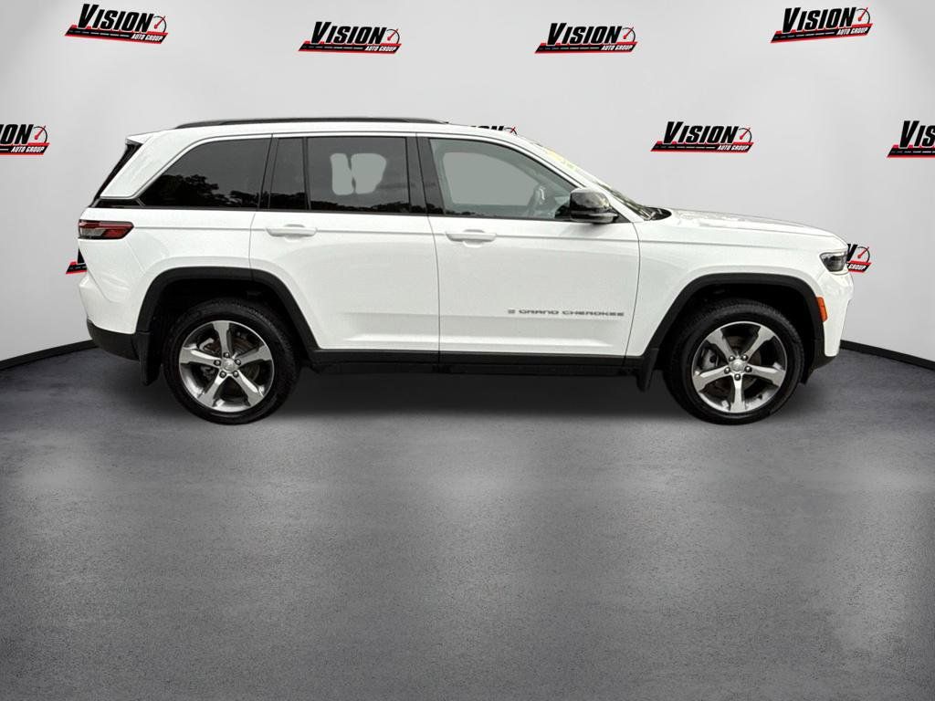 Used 2026 Jeep Grand Cherokee Limited AWD/4WD image 4