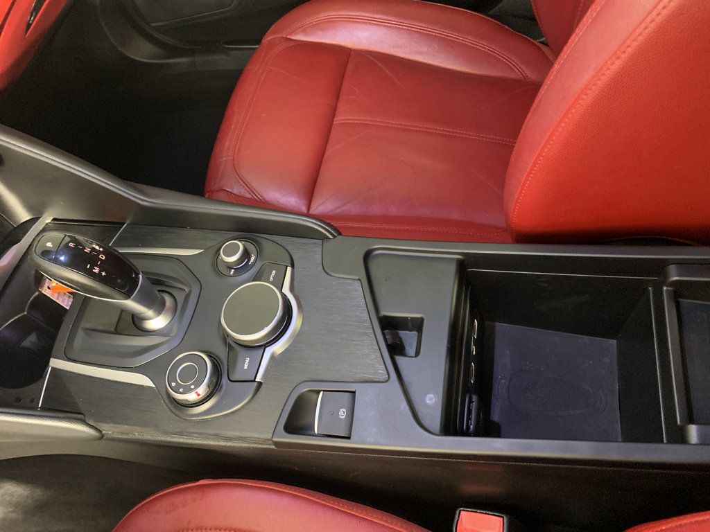 Used 2019 Alfa Romeo Giulia w/ Quick Order Package 22K Sport RWD image 27