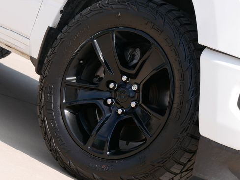 Used 2020 RAM 1500 Big Horn AWD/4WD image 11