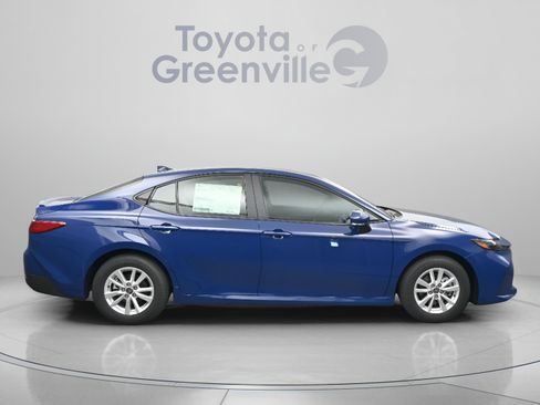Used 2025 Toyota Camry LE w/ Convenience Package FWD image 13