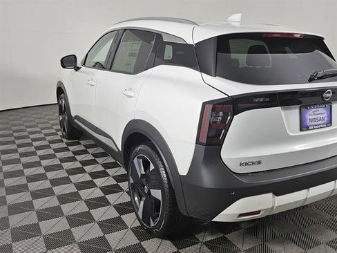 New 2025 Nissan Kicks SR w/ SR Premium Package image 6