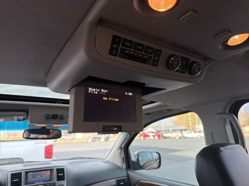 Used 2011 Nissan Armada Platinum w/ 2nd Row Captain Seat Pkg image 37