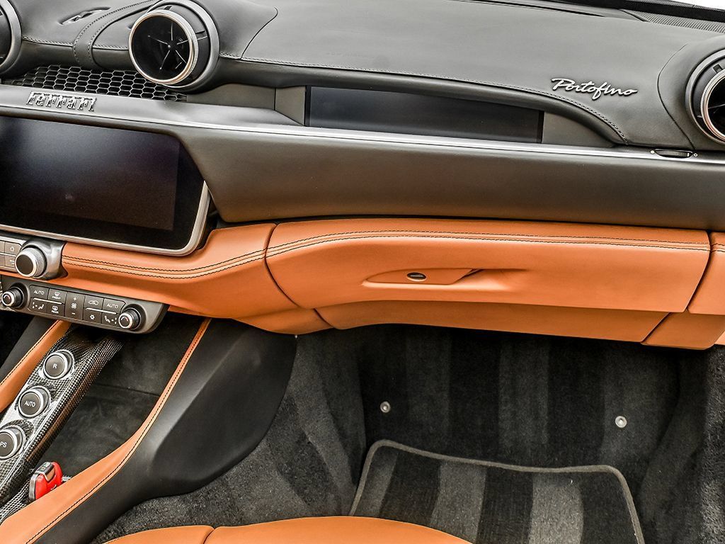 Certified 2019 Ferrari Portofino RWD image 20