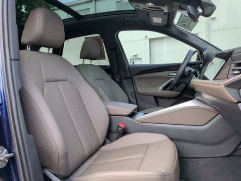 Certified 2025 Audi Q5 Premium w/ Convenience Package AWD/4WD image 35