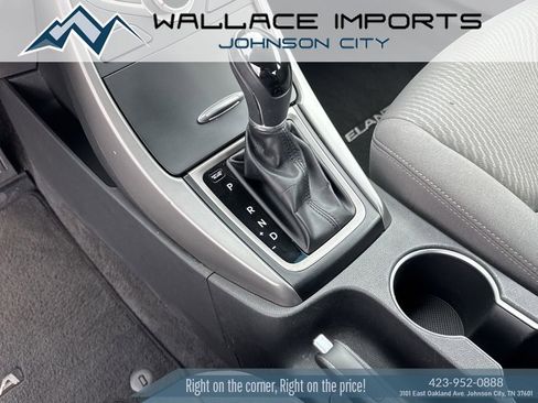 Used 2015 Hyundai Elantra SE w/ Option Group 02 image 16