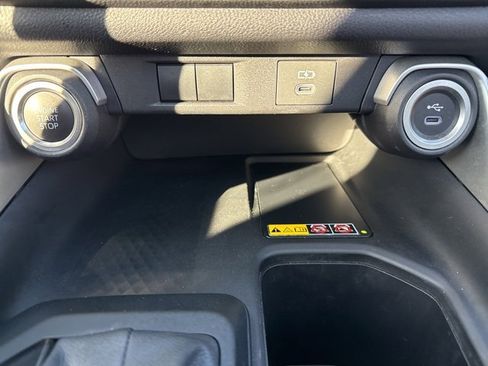 Used 2025 Toyota Grand Highlander AWD image 24