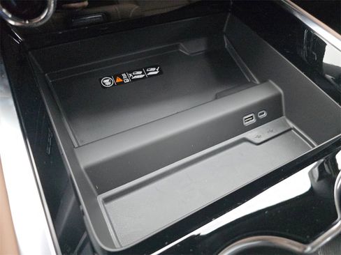 New 2026 Chevrolet Suburban High Country image 24