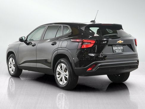 Used 2024 Chevrolet Trax LS FWD image 4