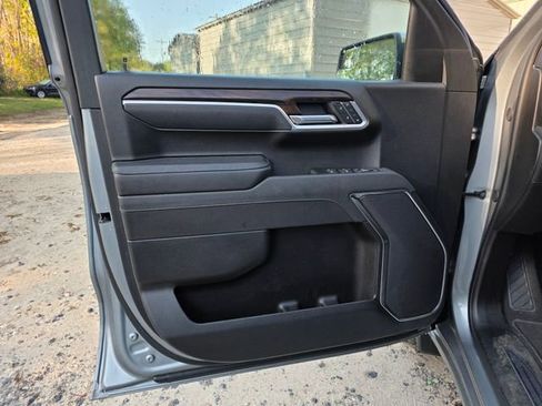 Used 2025 GMC Sierra 1500 SLT image 18