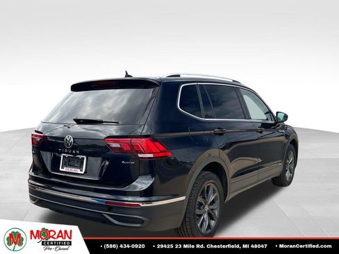 Used 2022 Volkswagen Tiguan SE w/ Panoramic Sunroof Package AWD/4WD image 5