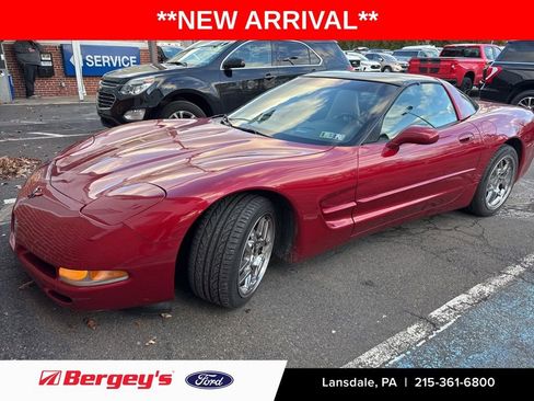 Used 2004 Chevrolet Corvette Coupe w/ Preferred Equipment Group image 1