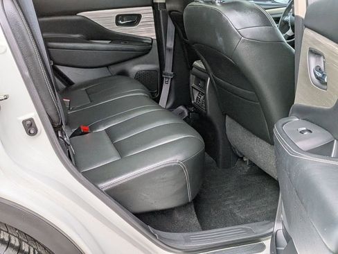 Used 2017 Nissan Murano SV w/ Premium Plus Package image 21