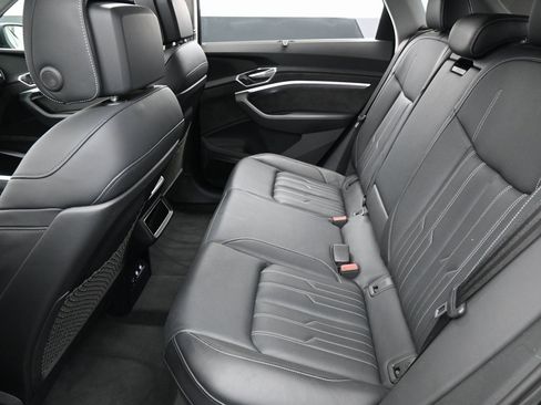 Used 2019 Audi e-tron Prestige w/ Prestige Package image 29
