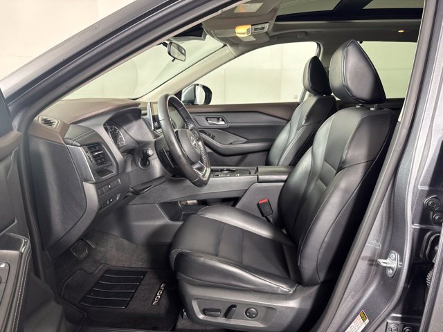 Used 2023 Nissan Rogue SV w/ SV Premium B Package FWD image 11