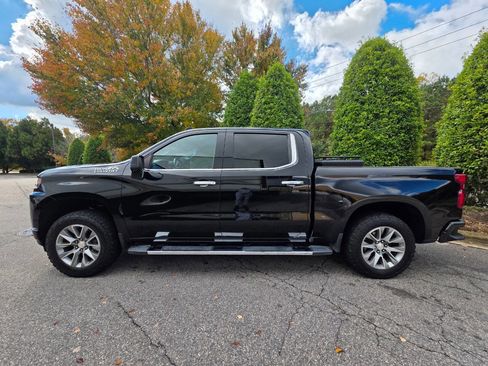 Used 2019 Chevrolet Silverado 1500 High Country w/ Z71 Off-Road Package image 2