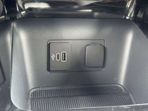 Used 2026 Ford Explorer Platinum w/ LUX Leather Package AWD/4WD image 9