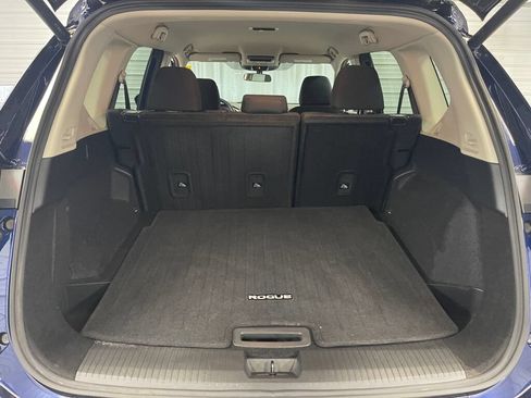 Used 2025 Nissan Rogue SV FWD image 23
