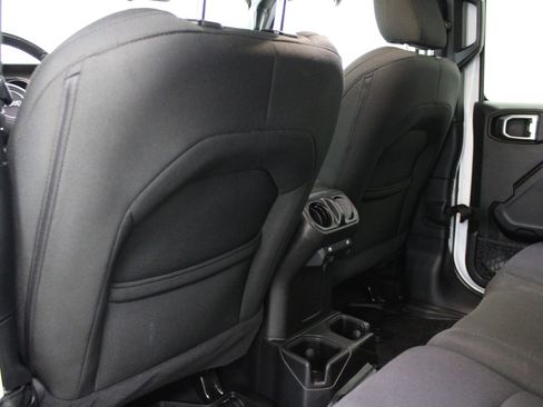 Used 2020 Jeep Wrangler Unlimited Willys image 14