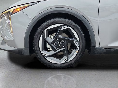 Used 2025 Kia K4 EX image 10